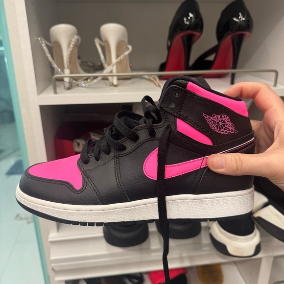 Jordan Shoes - Nike Air Jordan 1 Retro High GG 
RARE!!
Hot pink and black